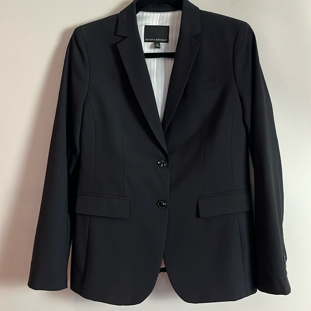 Banana Republic black 96% wool blazer size 4